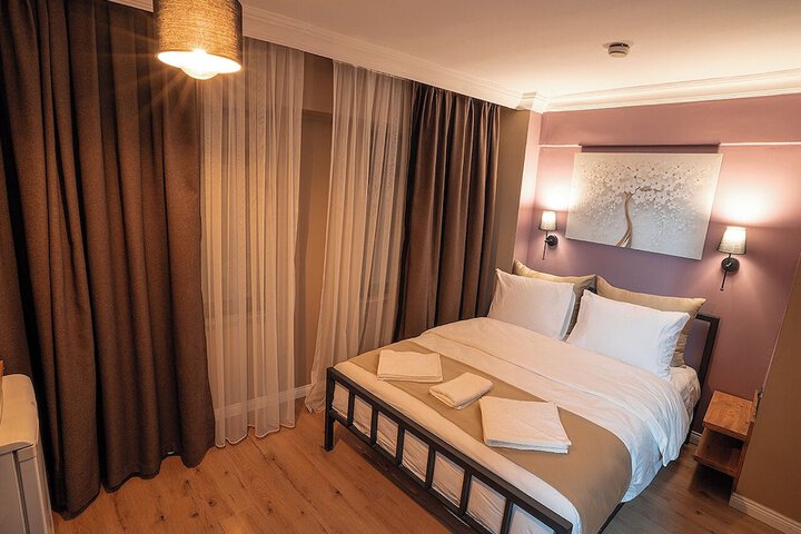 Room 13 of 37