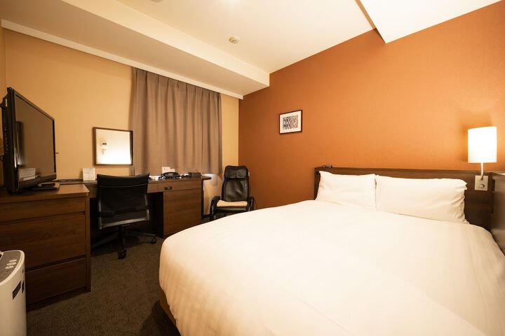 Room 12 of 34