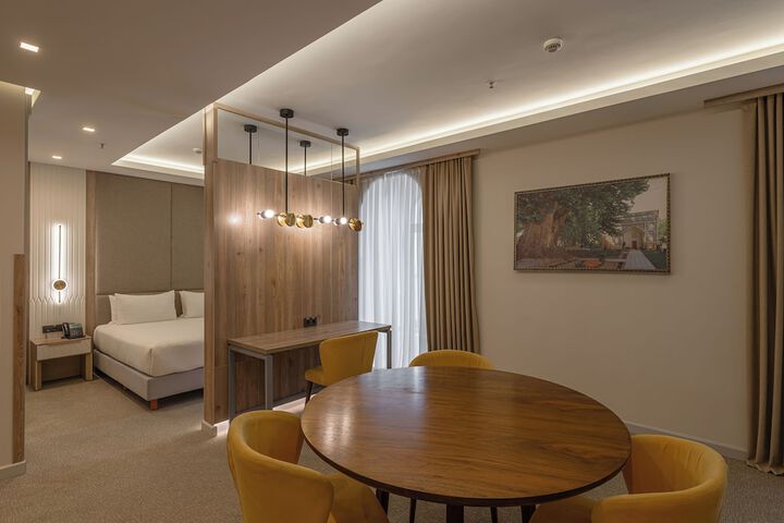 Room 15 of 43