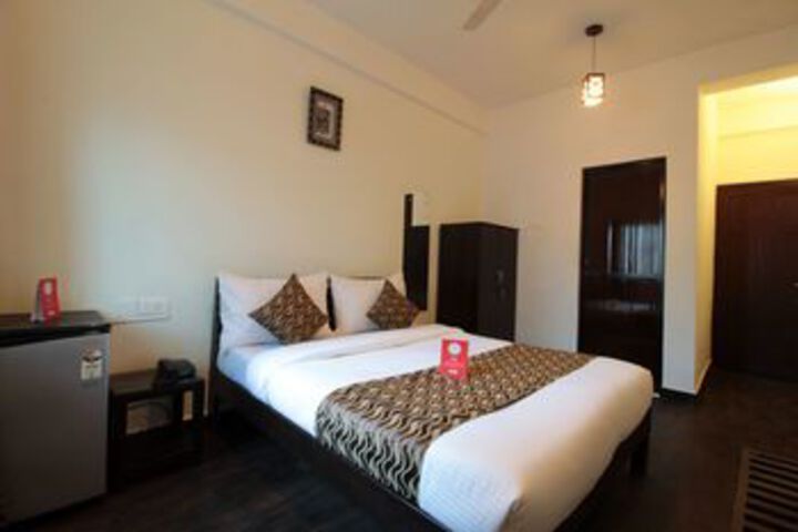Room 9 of 20