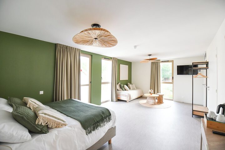 Room 9 of 18