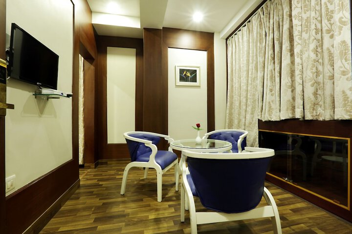 Room 11 of 41