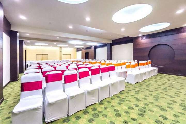 Ballroom/Hall 17 of 22