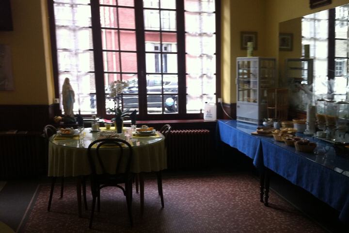 Breakfast/Coffee Service 23 of 30