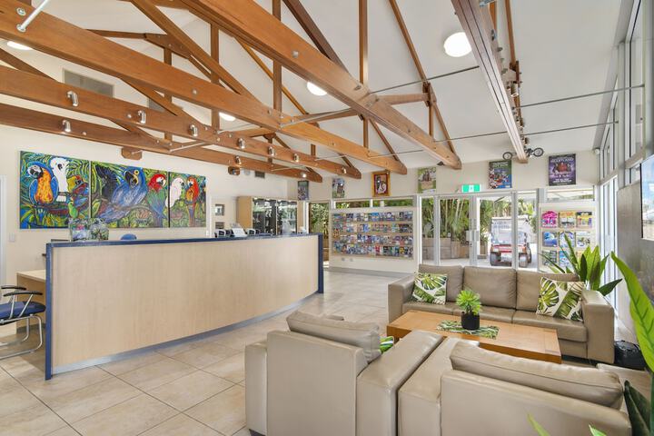 Entrance & Lobby