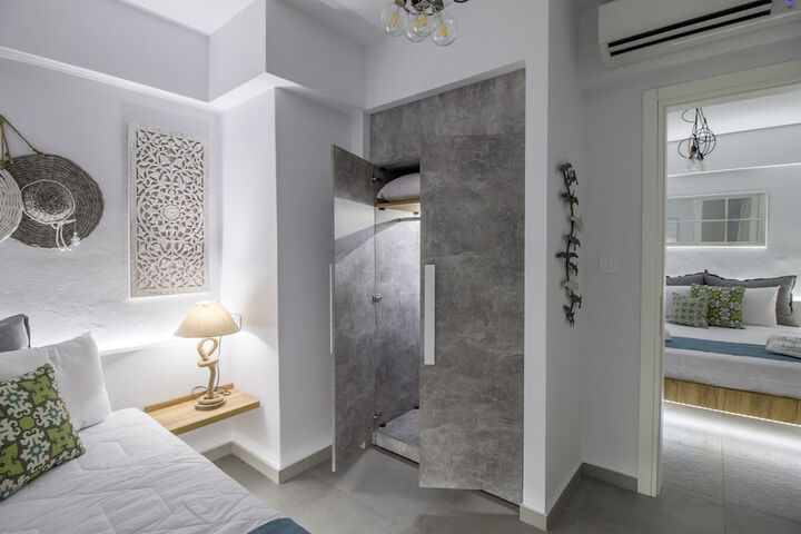 Room 10 of 132