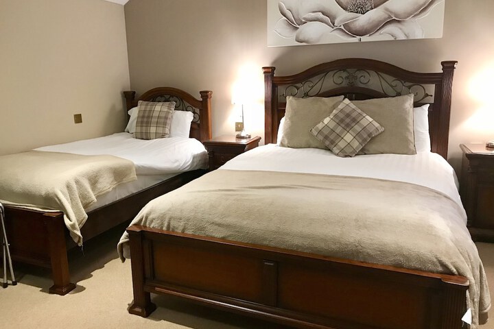 Room 17 of 36