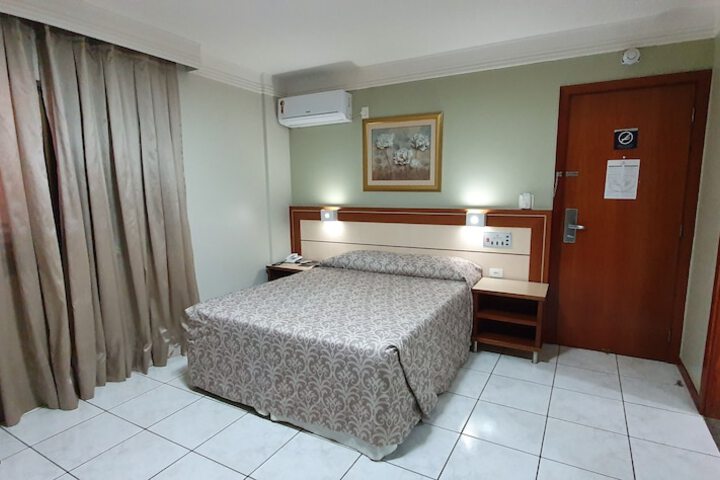 Room 8 of 35