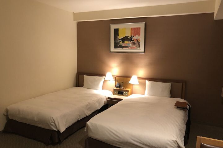 Room 6 of 38