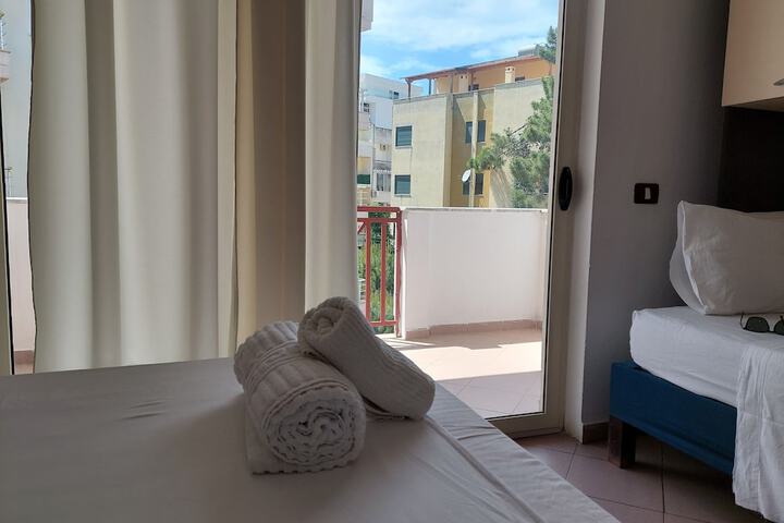 Room 6 of 37