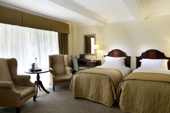 Room 10 of 50