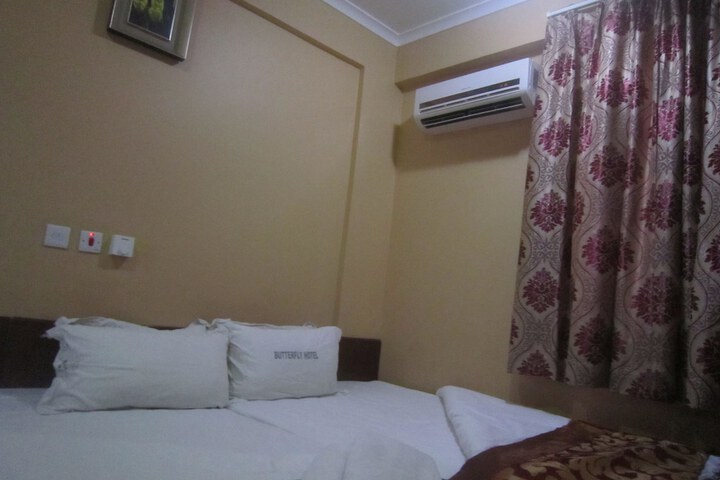 Room 15 of 33