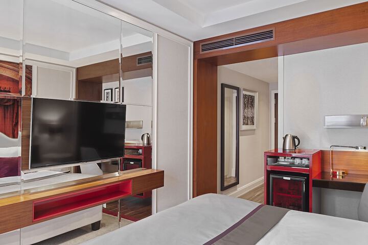 Room 16 of 81