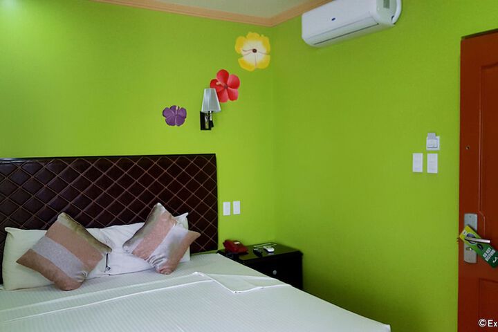 Room 9 of 22