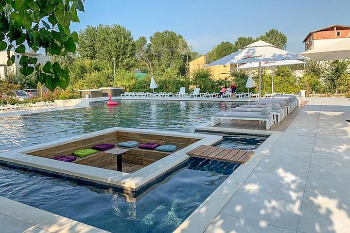 Hotel Bora Bora velipoja