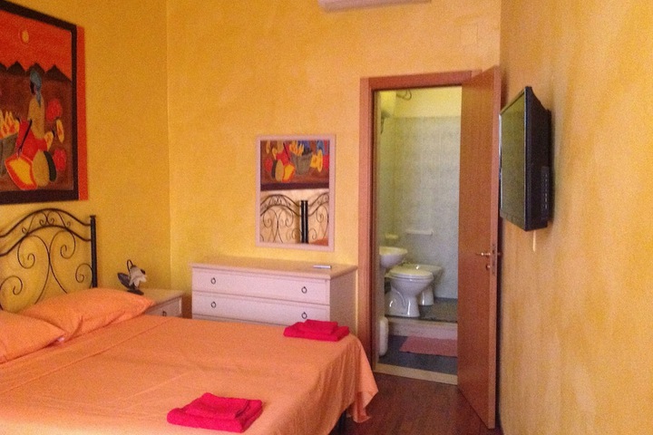 Room 12 of 33