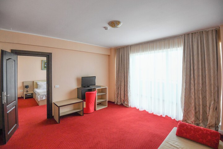 Room 13 of 23
