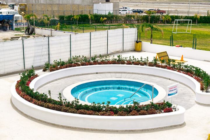 Pool 14 of 35