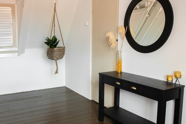 Room 11 of 40