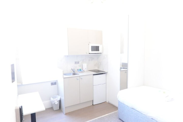 Room 179 of 371