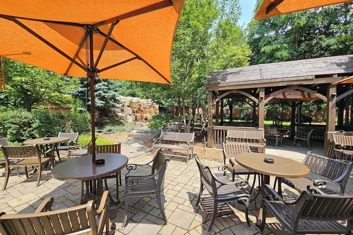 Hotel Exterior 39 of 40