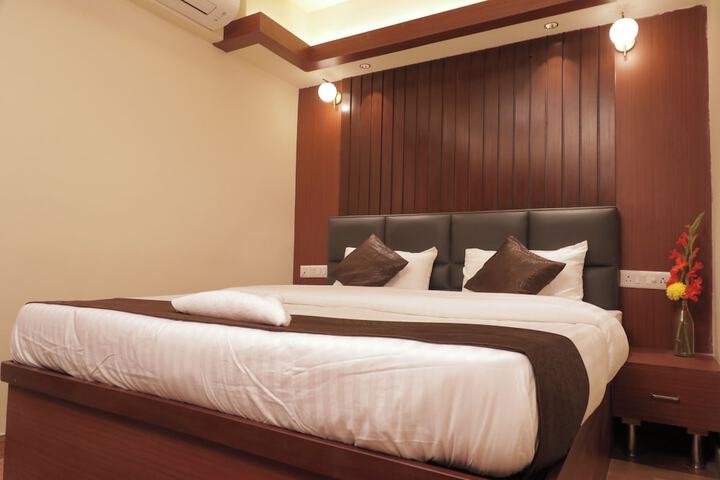 Room 5 of 14