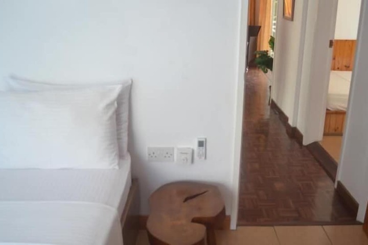 Room 11 of 21