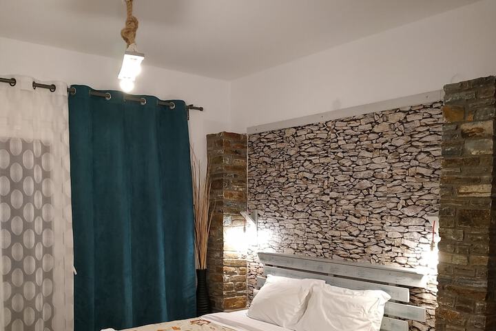 Room 13 of 22