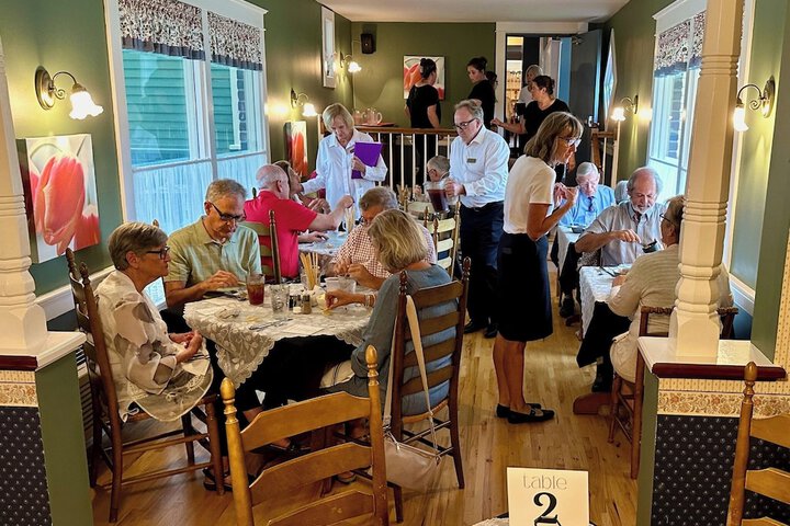 Dining 75 of 84