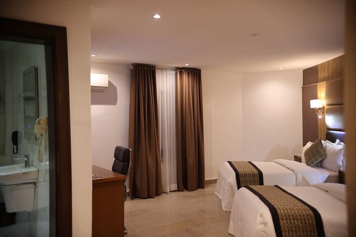 Room 44 of 90