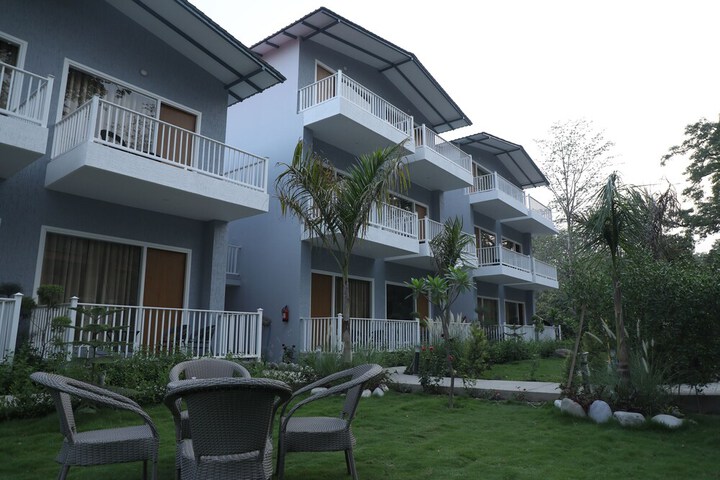 Hotel Exterior 102 of 117
