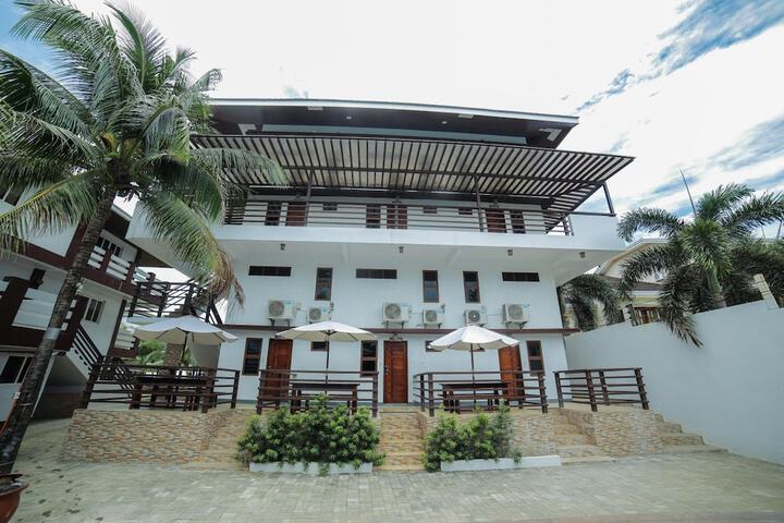 Hotel 52 of 54