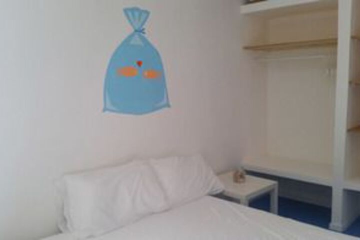 Room 15 of 33