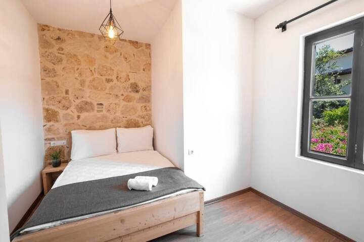 Room 3 of 26
