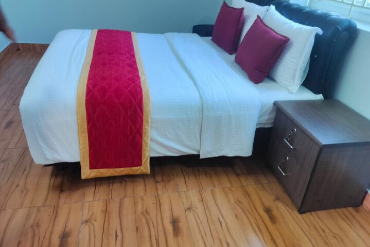 Room 8 of 21