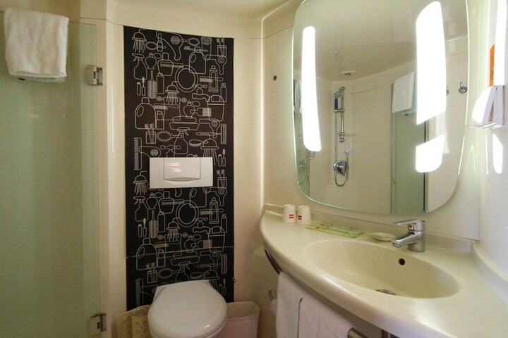 Room 47 of 72