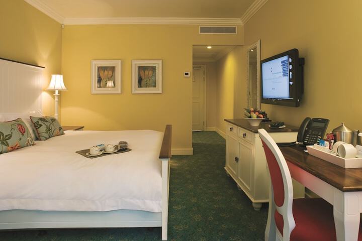 Room 6 of 65