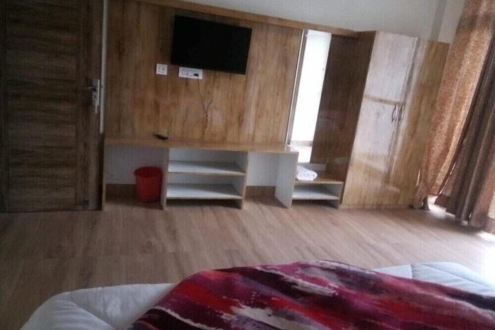 Room 9 of 45