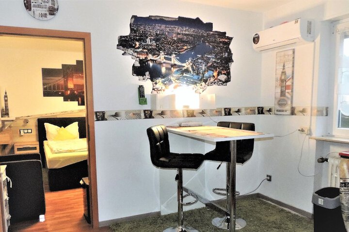Room 110 of 272