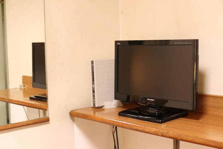 Room 5 of 11