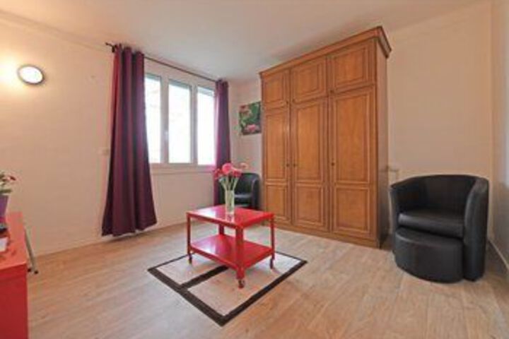 Room 25 of 27