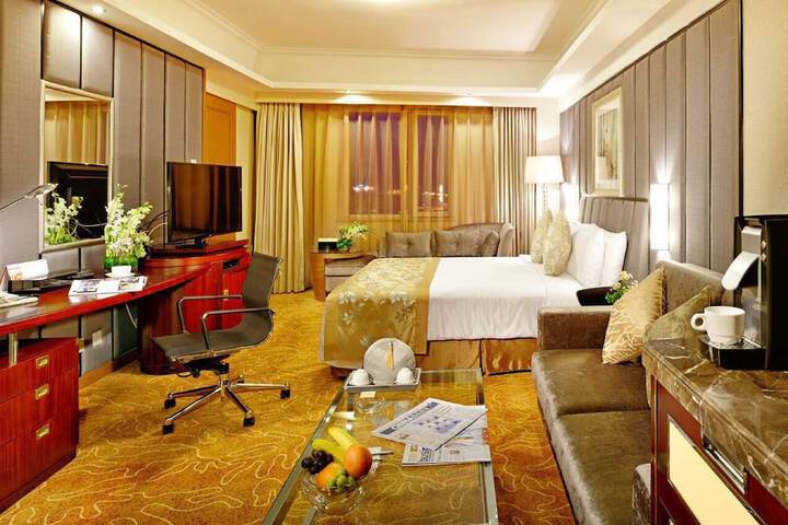 Room 5 of 42