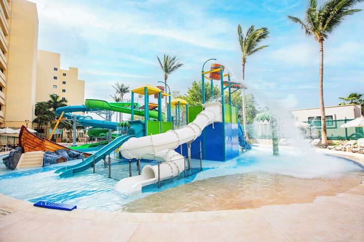 Hotel with Pool