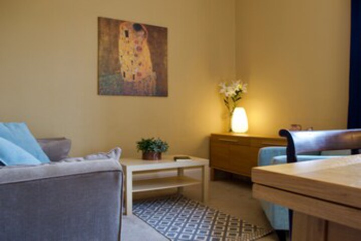 Room 10 of 24