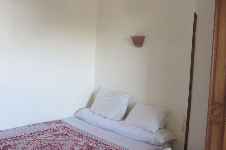 Room 8 of 85