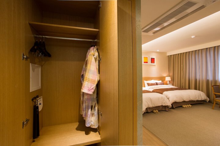 Room 22 of 145