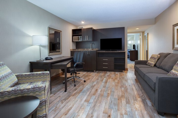Room 5 of 32