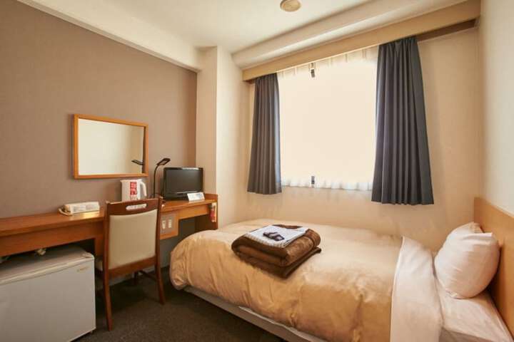 Room 14 of 37