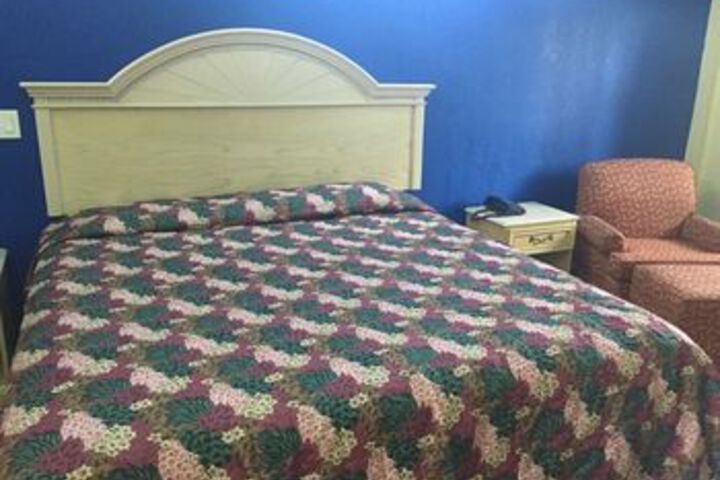 Room 17 of 31