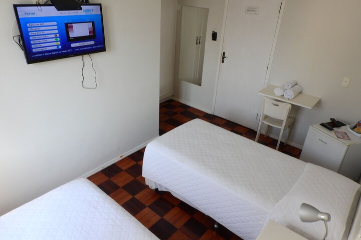 Room 7 of 39
